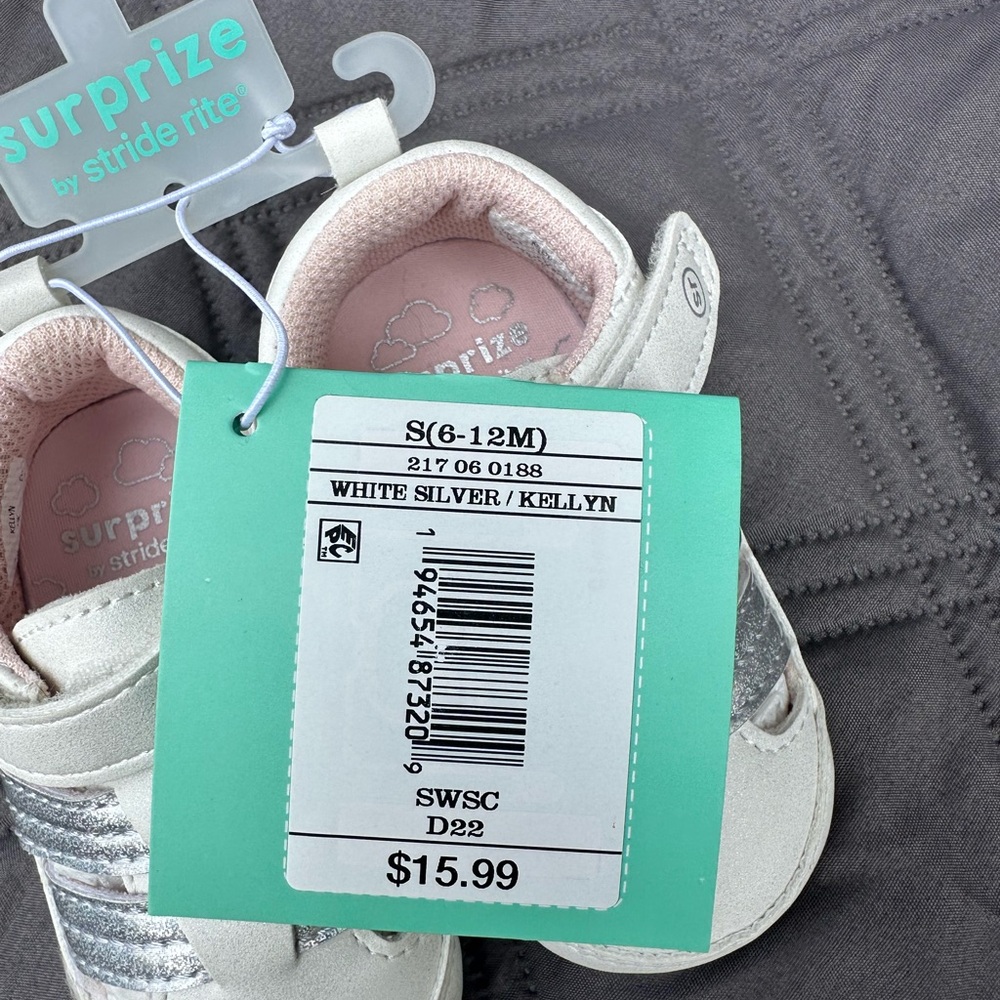Baby’s white shoes by stride rite - Picture 5 of 6
